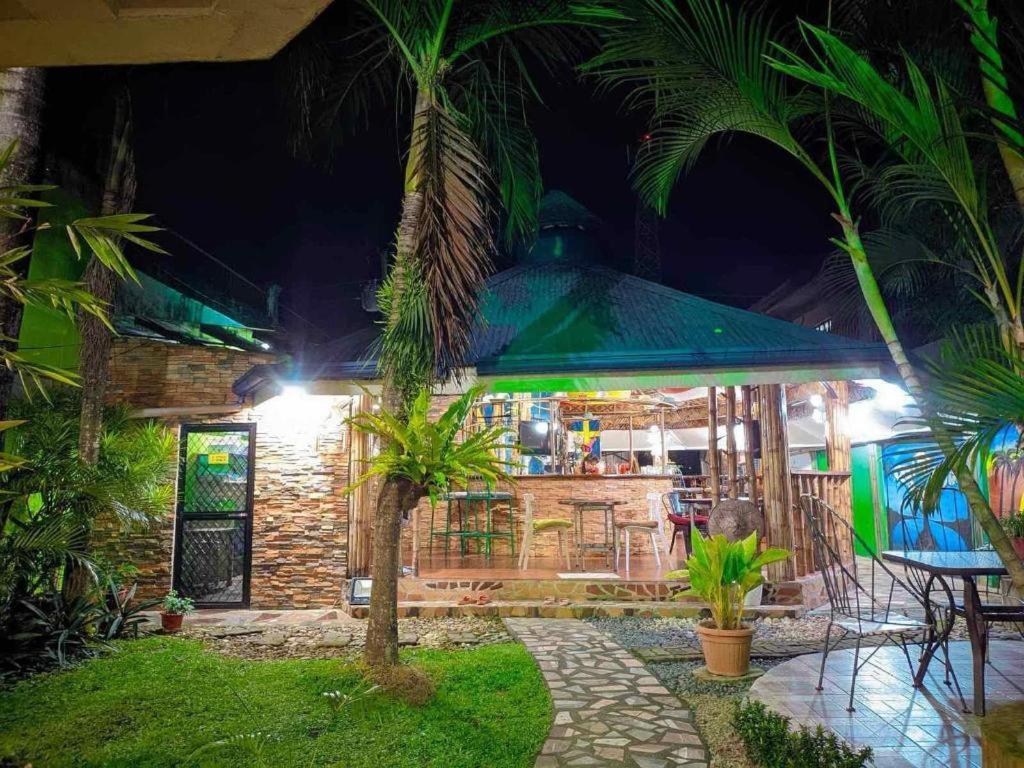 Bamboo Garden Boutique Hotel Таклобан Екстериор снимка