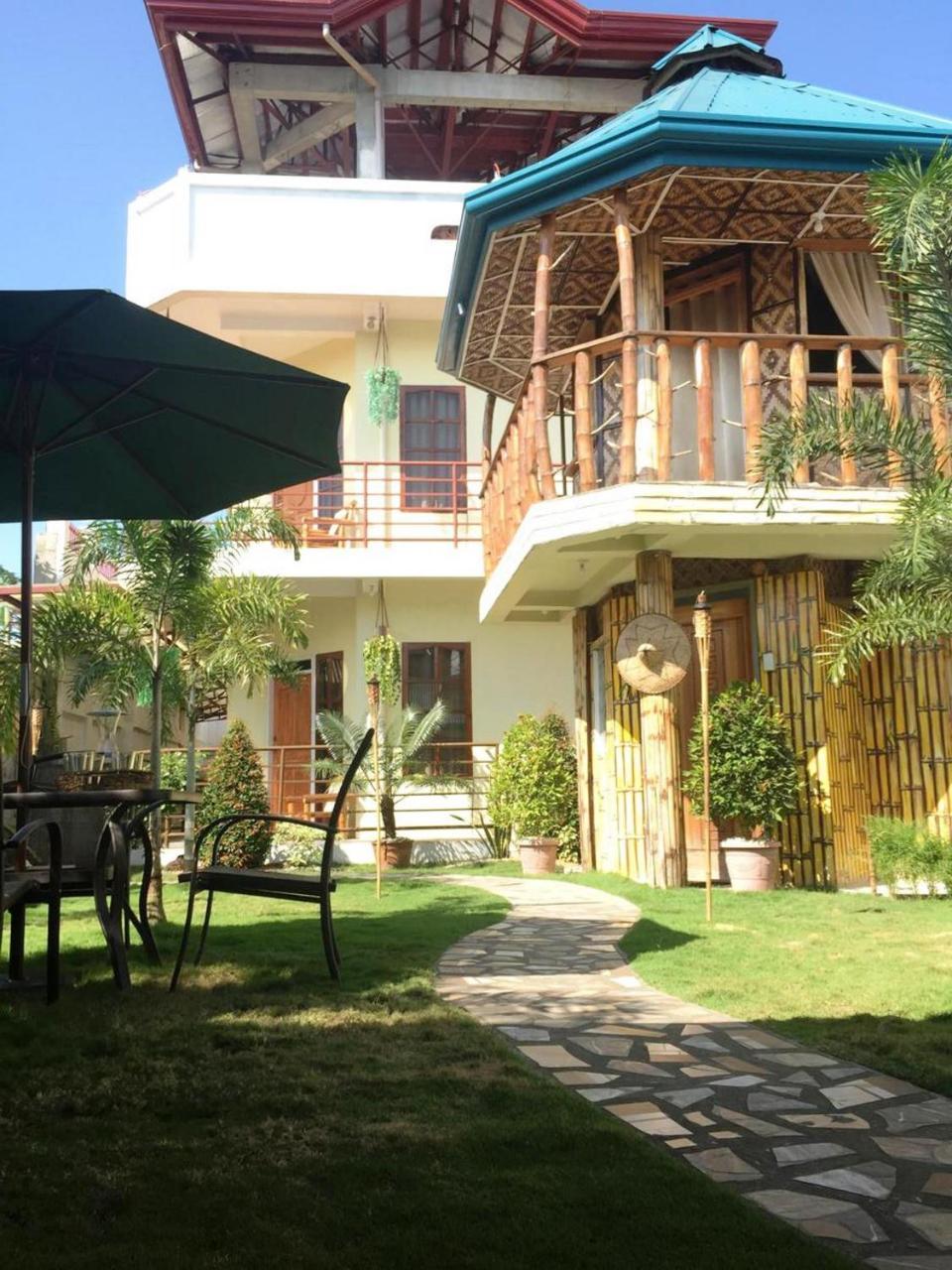 Bamboo Garden Boutique Hotel Таклобан Екстериор снимка